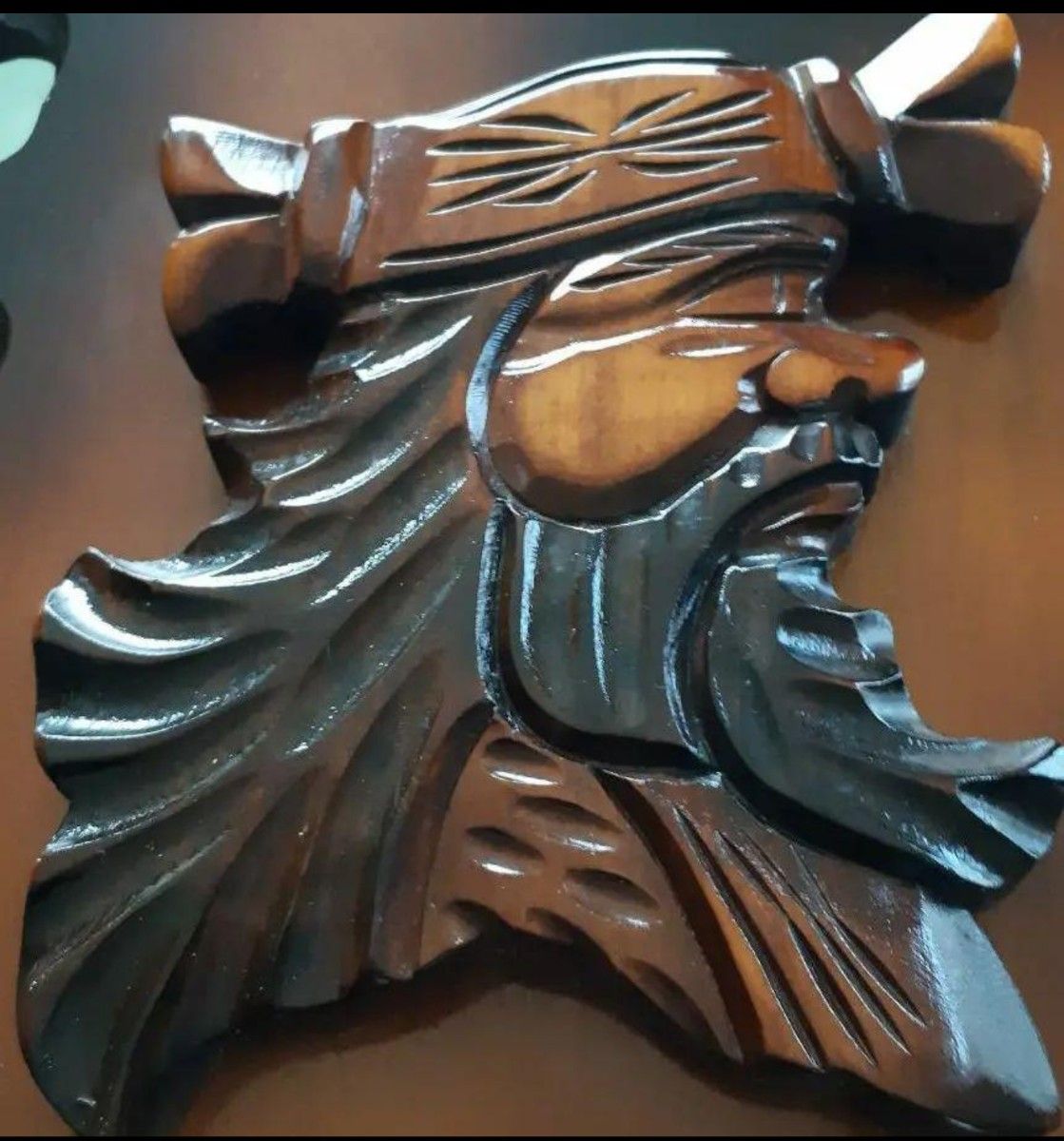 【新品】 アイヌ伝統工芸品  アイヌ一刀彫　壁掛け　木彫り翁  北海道