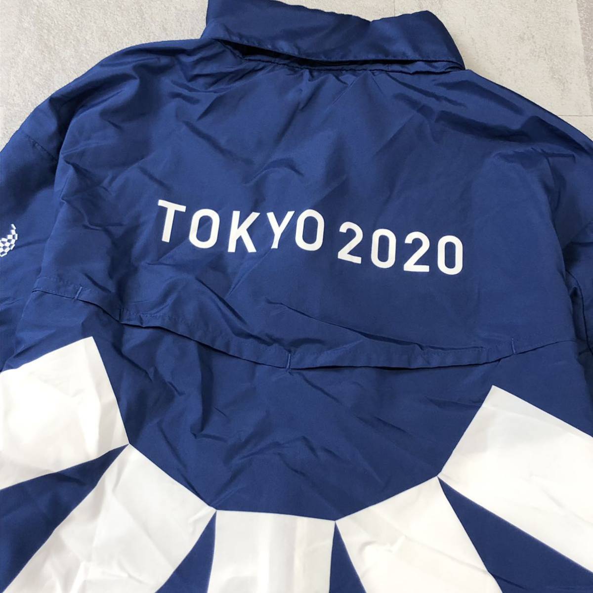 asics アシックス　TOKYO2020 City Cast 東京オリンピック　ナイロンジャケット　コーチジャケット ボランティア ブルーホワイト　サイズS_画像2