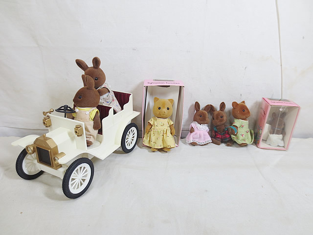 美品 エポック社 シルバニアファミリー ウサギのお父さん　ウサギのお母さん　車　セット　まとめ