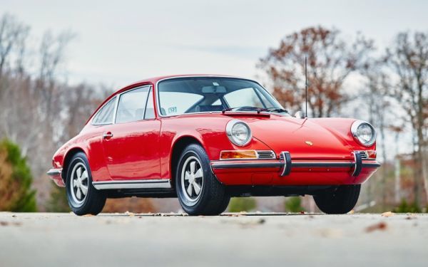 ポルシェ 911T 2.2 クーペ US仕様 901(07)型 1971年 レッド 壁紙ポスター ワイド版603×376mm（はがせるシール式）012W2_画像1