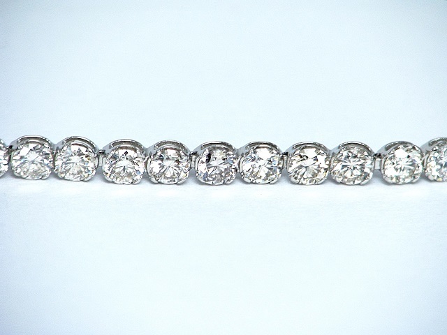 [ gem shop head office ] total 3.00ct good quality natural diamond K18WG tennis bracele 