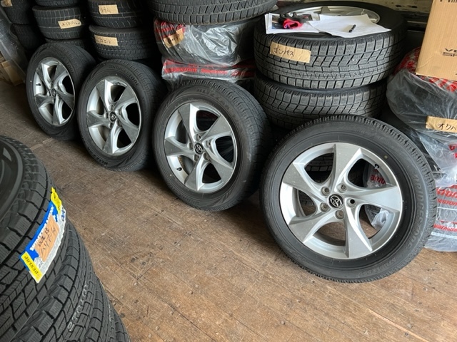CHR 純正17インチアルミBRIDGESTONE BLIZZAK VRX 215/60/17 2018