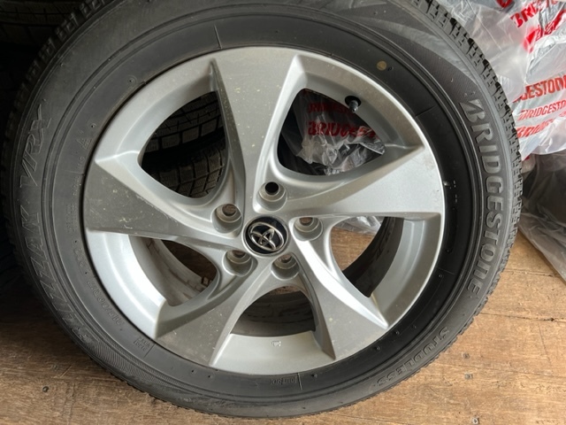 CHR 純正17インチアルミBRIDGESTONE BLIZZAK VRX 215/60/17 2018