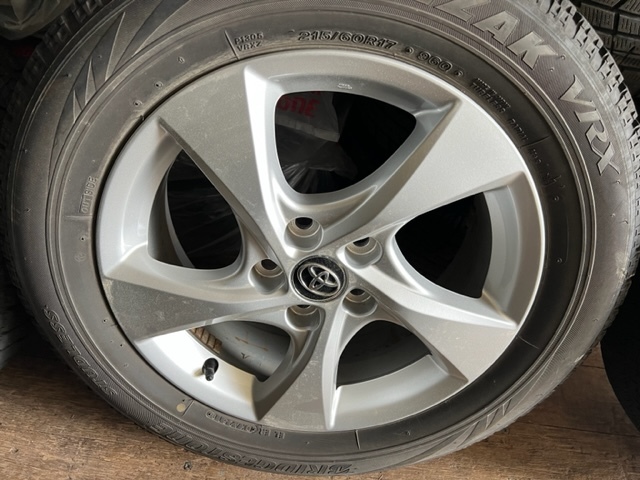 CHR 純正17インチアルミBRIDGESTONE BLIZZAK VRX 215/60/17 2018