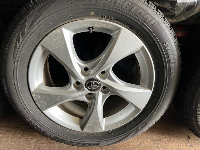 CHR 純正17インチアルミBRIDGESTONE BLIZZAK VRX 215/60/17 2018