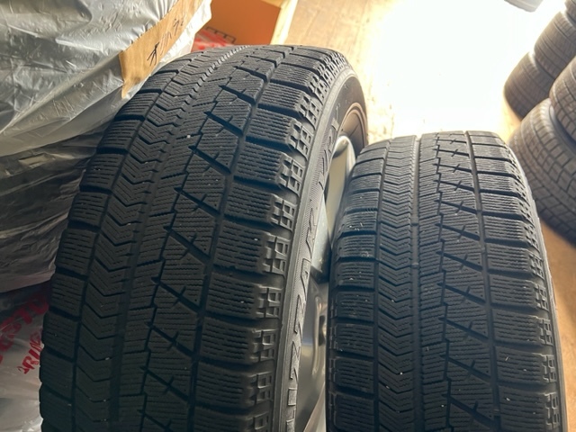 CHR 純正17インチアルミBRIDGESTONE BLIZZAK VRX 215/60/17 2018