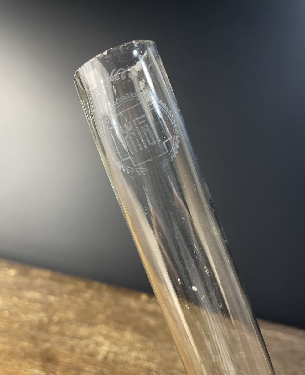蔵出し ランプ ホヤ ガラス 高さ 約23.7センチ オイルランプ ホヤ瓶 時代物 硝子 骨董 照明 工芸ガラス アンティーク ガラス A-14_画像2