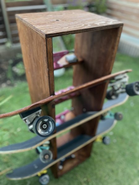 ☆木製スケートボード収納ラック☆スケボーをスマートに収納し、玄関をスッキリ！_画像1