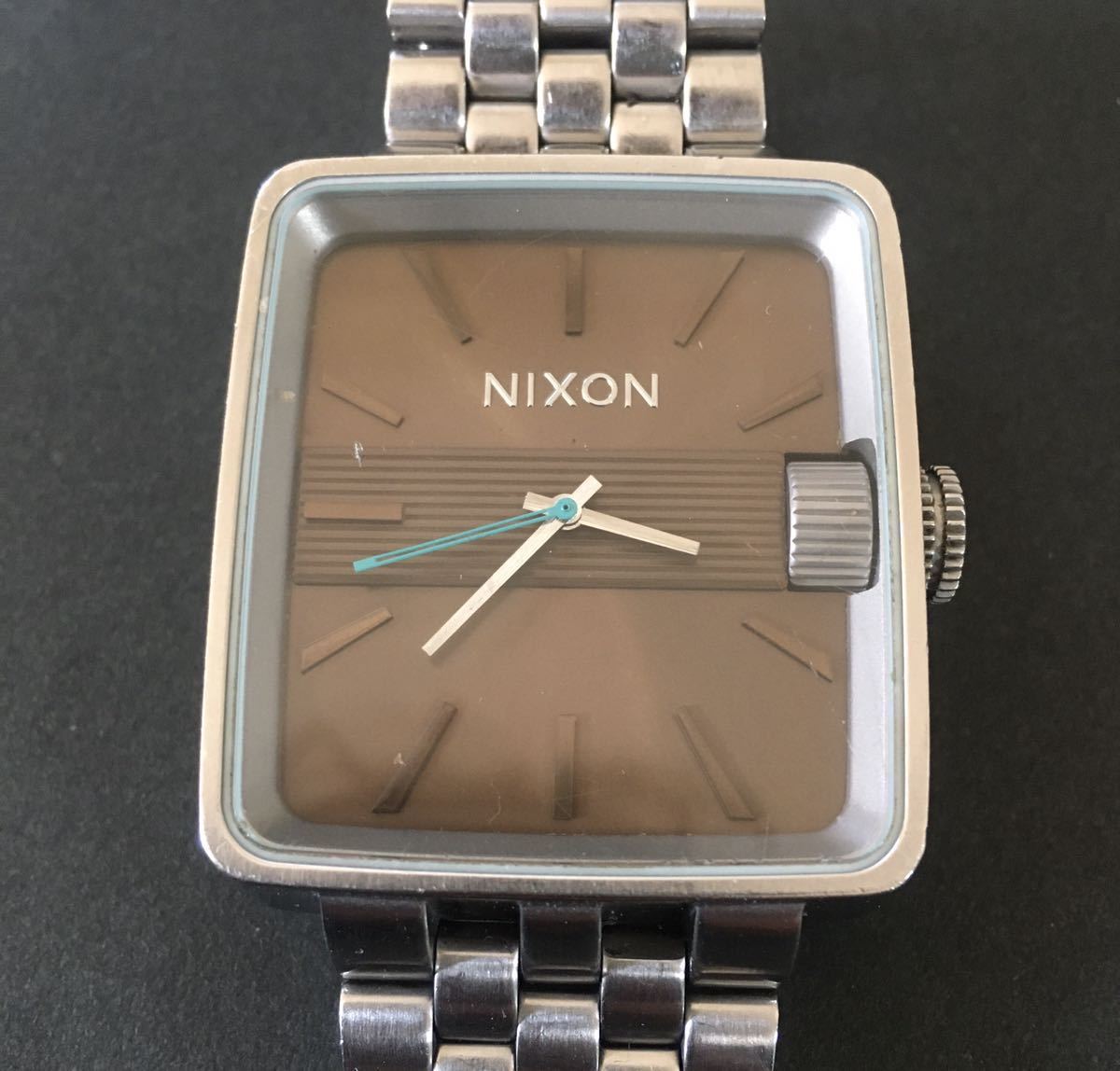 稼働品 ★ NIXON ニクソン ★ THE SULTAN サルタン 文字盤ブラウン スクエア 腕時計（管理MT220）