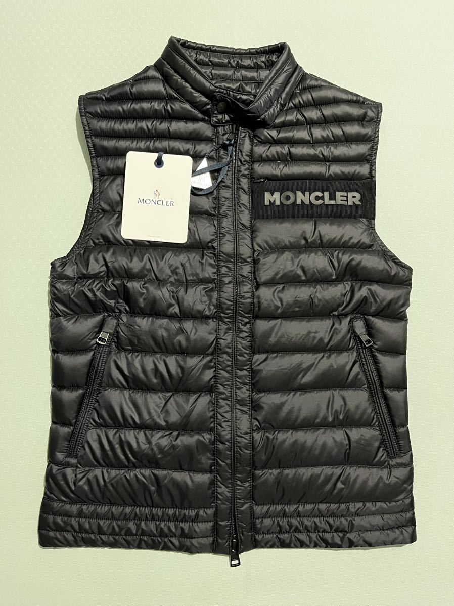 新品未使用品 MONCLER モンクレール ジャパンタグ付 　黒　０男性S女性M　ロゴマーク ダウンベスト　ジャケット　参考価格１５万_画像1