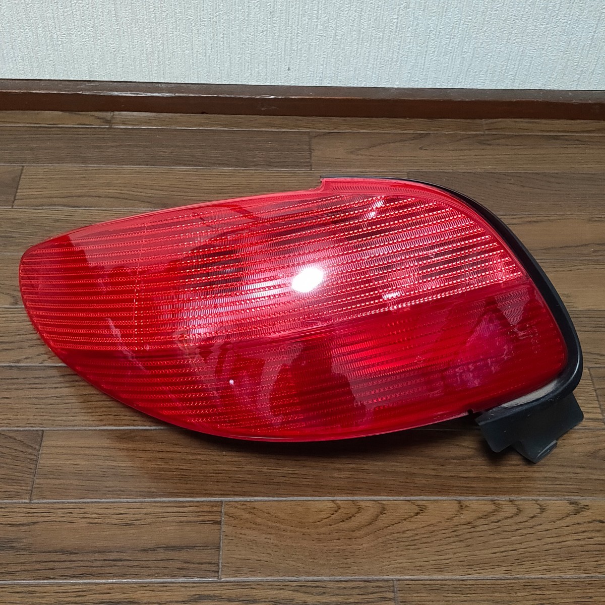 【送料無料】プジョー PEUGEOT 206CC 純正 テールランプ テールライト ジャンク品 動作不明 部品取り_画像2