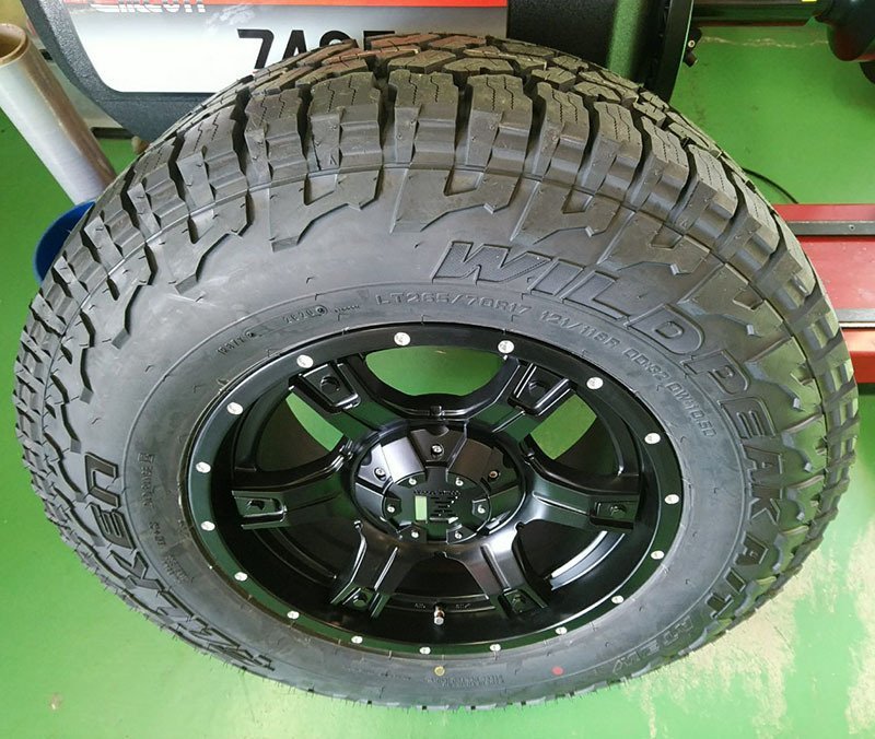 サーフ FJクルーザー プラド ハイラックス タイヤホイール 17インチ OutLaw FALKEN WILDPEAK A/T3W 265/65R17 265/70R17 新品4本セット_画像9