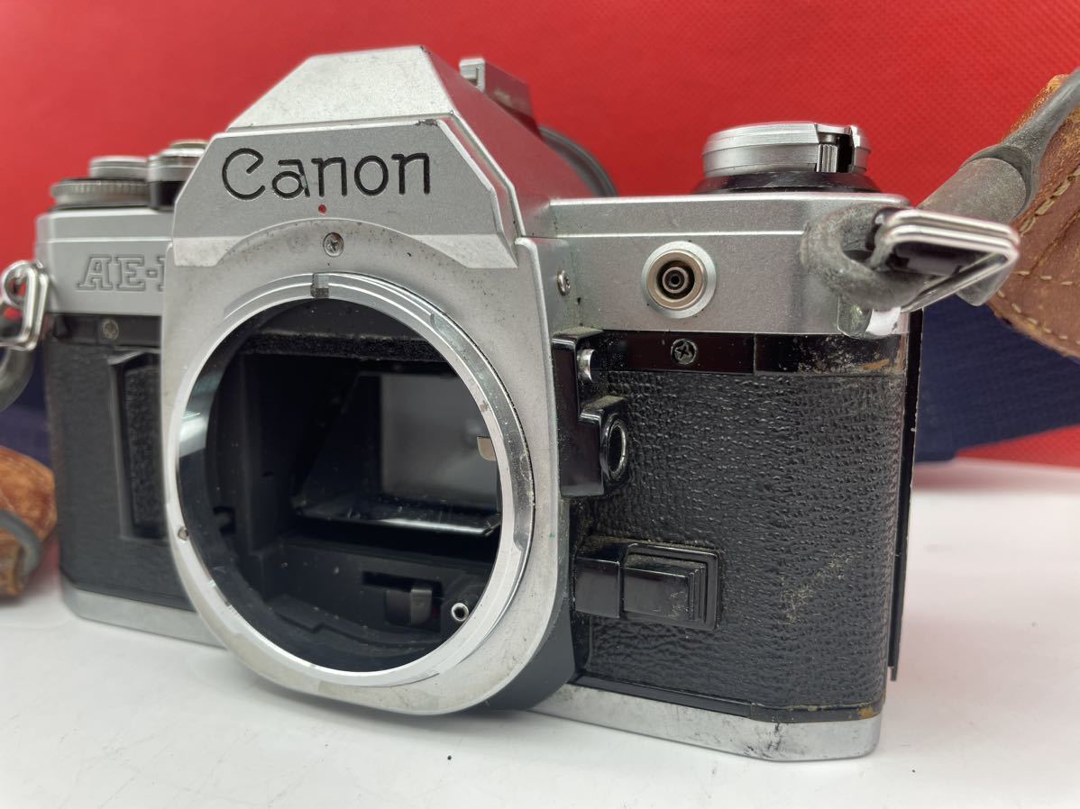 A Canon AE-1 ボディのみ フィルムカメラ シルバー マニュアル 一眼