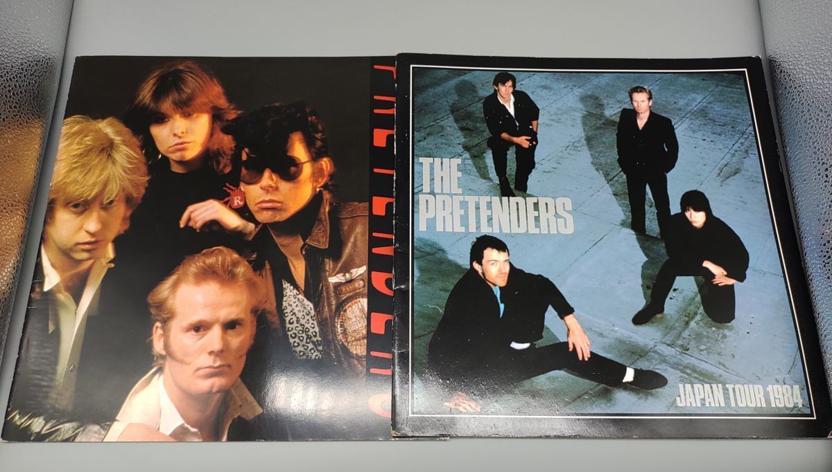『The Pretenders(プリテンダーズ) 不揃2冊セット』/1982年・1984年/ジャパンツアー/パンフレット/Y9361/26-00-1Aの画像1