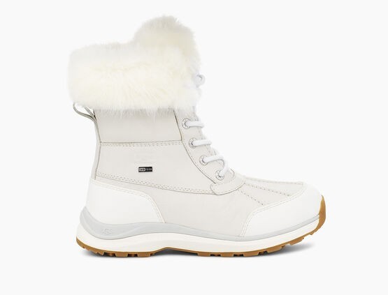 UGG アグ　W ADIRONDACK BOOT III FLUFF　スノーブーツ　ホワイト　5 22cm　１度のみ着用