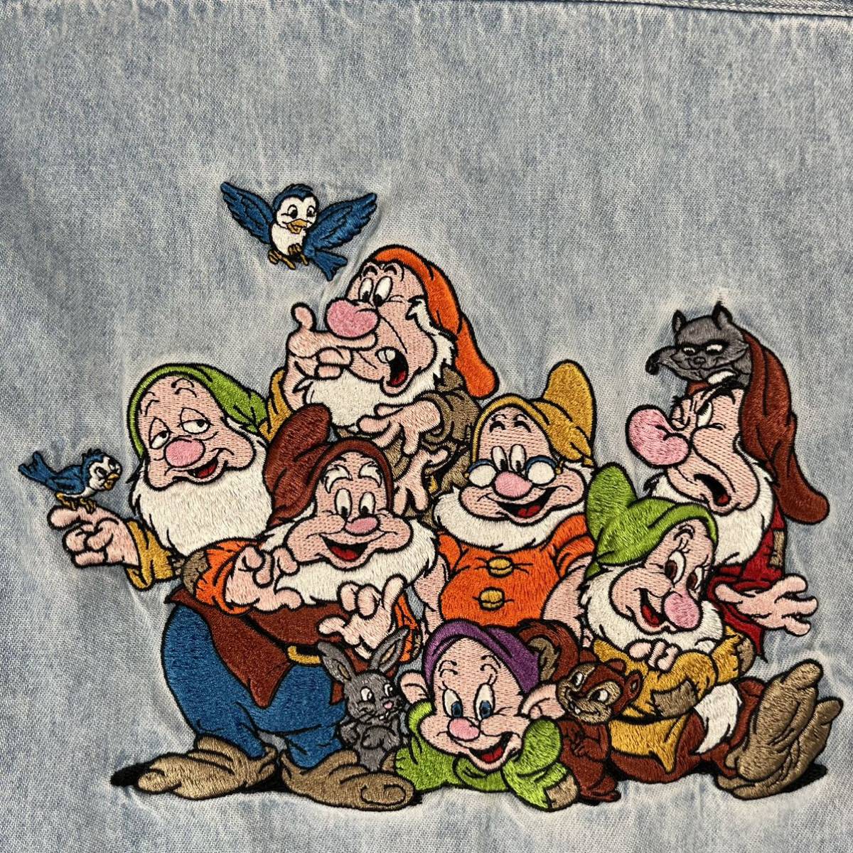 希少 ディズニー 白雪姫 7人の小人 刺繍 デニムシャツ 90s 1288 希少 ディズニー 白雪姫 7人の小人 刺繍 デニムシャツ 90s 1288