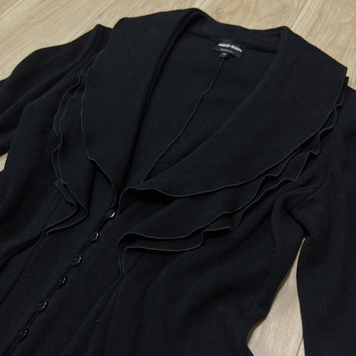 【高級】GIORGIO ARMANI ジョルジオアルマーニ フリル襟 デザイン ニットジャケット セーター テーラード レディース 黒 サイズ42 R-5049_画像2