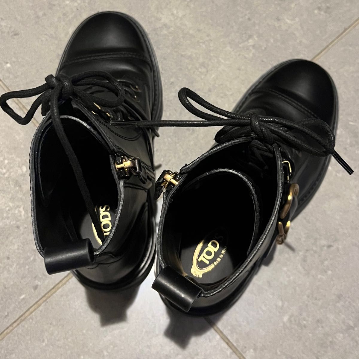 tod's tods トッズ レザーブーツ レースアップブーツ ベルト 黒 tod's tods トッズ レザーブーツ レースアップブーツ ベルト 黒