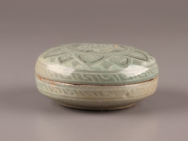 古美術 朝鮮古陶磁器 高麗青磁 白黒象嵌 香合 時代物 極上品 初だし品 C1583_画像2