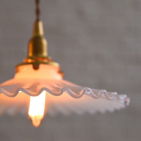 IZ50517S* milk glass French frill pendant light white glass Classic ceiling lighting pendant lamp . white glass lighting 