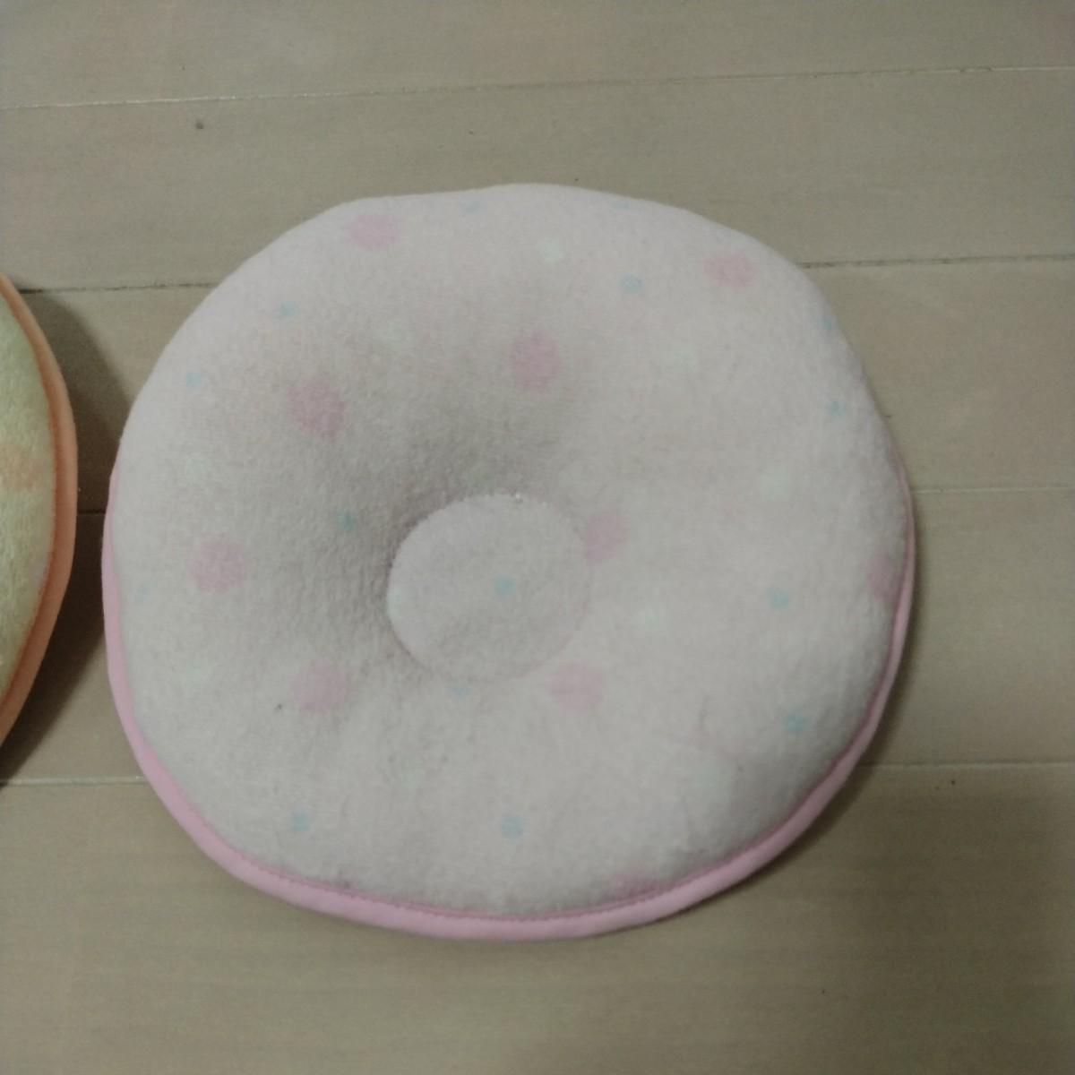 [ free shipping beautiful goods ] prompt decision 590 jpy * baby pillow doughnuts pillow baby birth preparation newborn baby 2. set used 2 piece set 