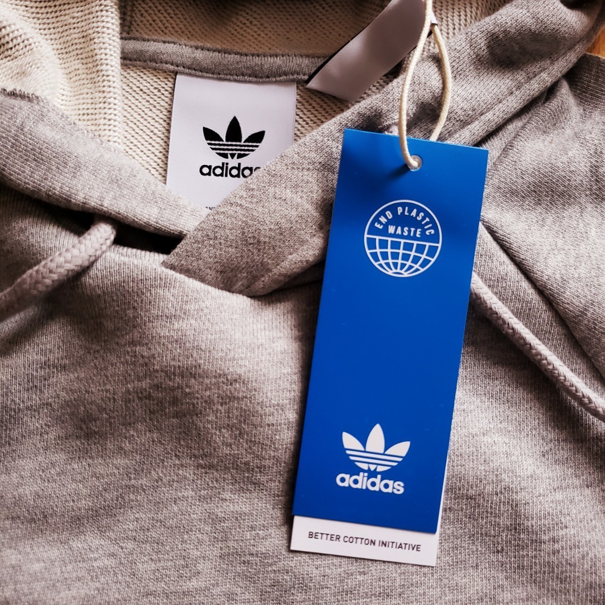 新品】adidas Originals トリコロール セットアップ M パーカー 新品】adidas Originals トリコロール セットアップ M パーカー