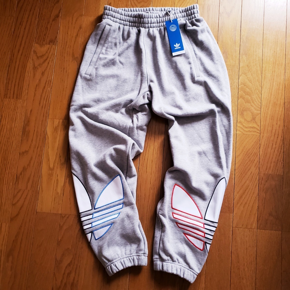 新品】adidas Originals トリコロール セットアップ M パーカー 新品】adidas Originals トリコロール セットアップ M パーカー