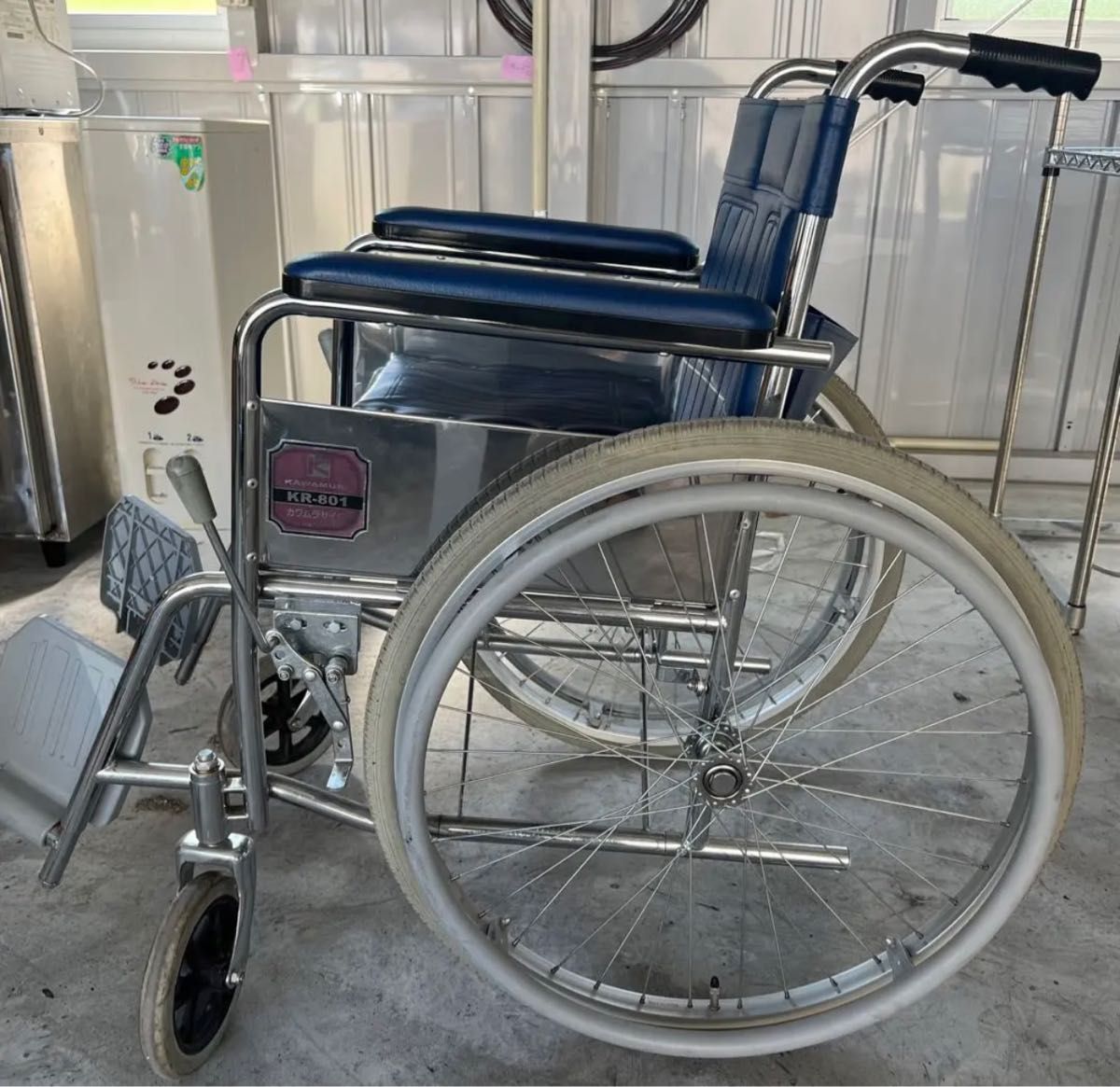 新しく着き 【カワムラサイクル】スチール製自走用車いす kawamura