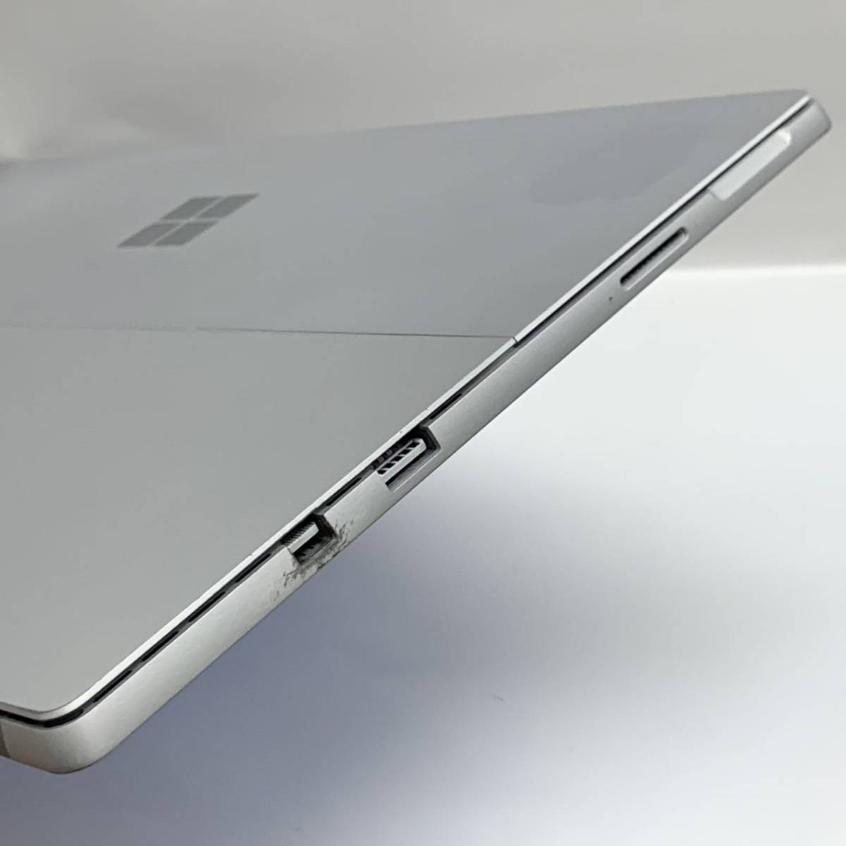 高い素材】 5 Pro Surface Microsoft モデル1796 2.71GHz 8GB・256GB