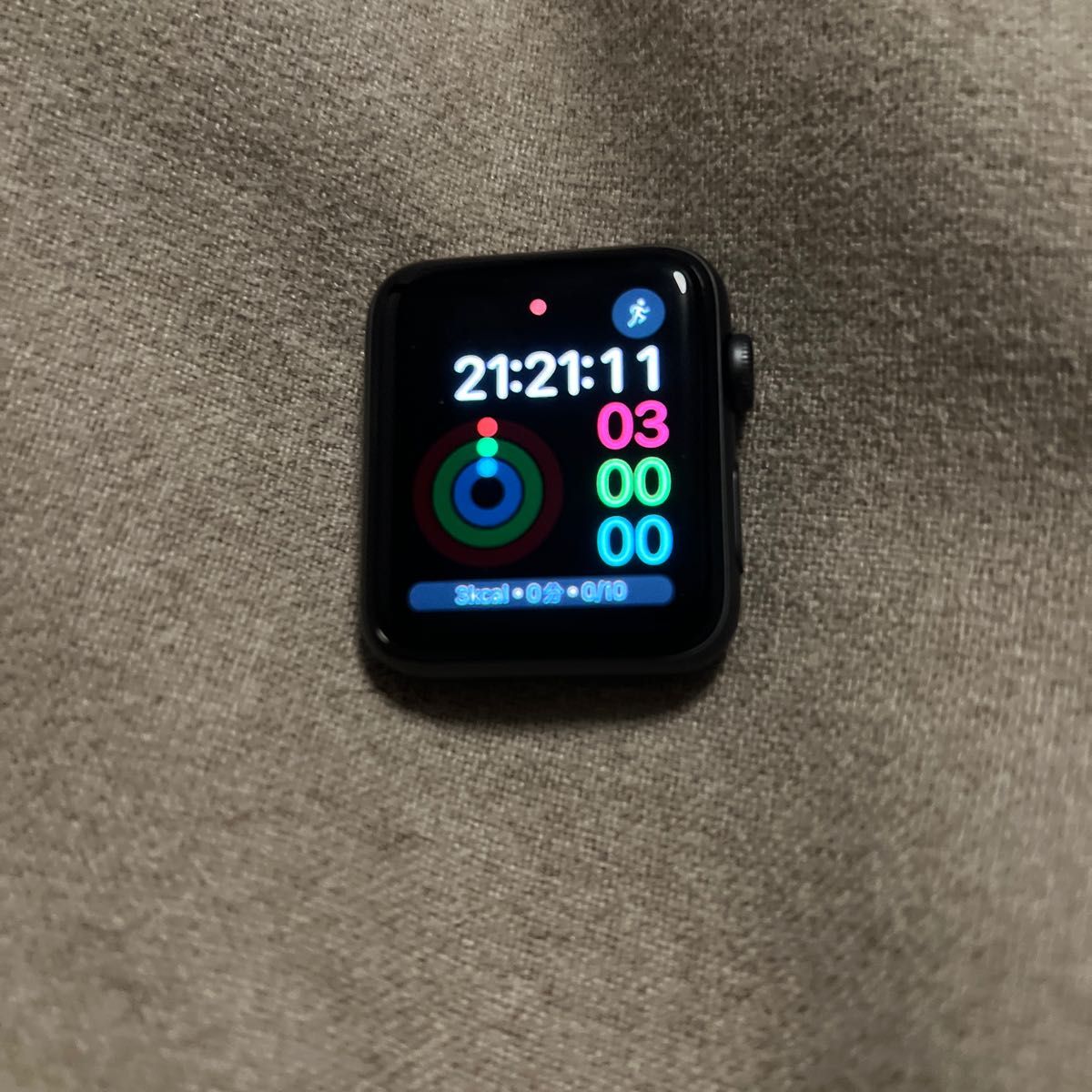 【超美品】Apple Watch Series 3(GPSモデル)- 42mm 新品純正バンド付き