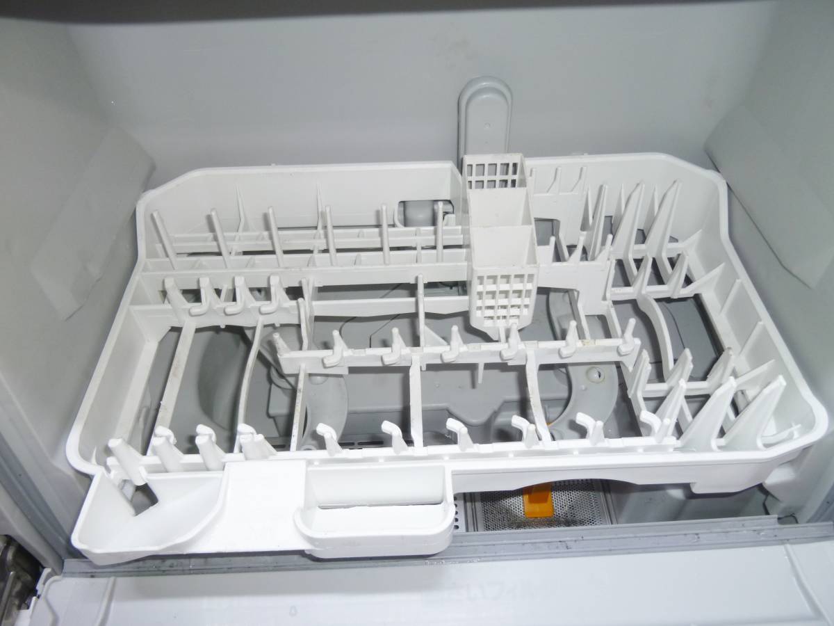 N6685a Panasonic/パナソニック 食器洗い乾燥機 NP-TCM4 プチ水洗 食洗機_画像4