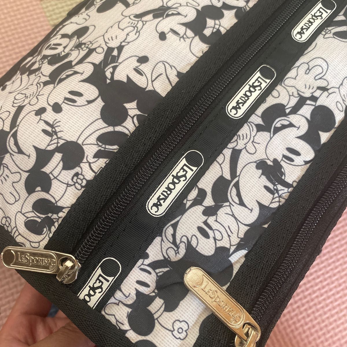 新品　未使用　 レスポートサック LeSportsac 斜め掛け　ショルダーバッグ レスポ　ディズニー　コラボ