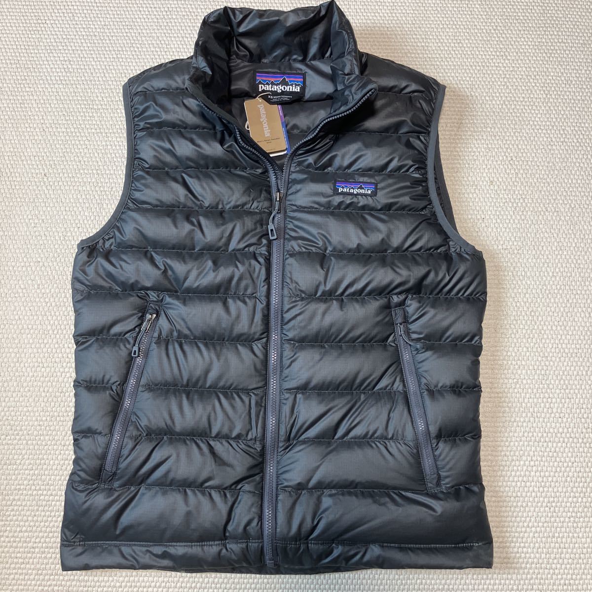 素晴らしい価格 ☆ PATAGONIA パタゴニア ダウンセーターベスト Grey