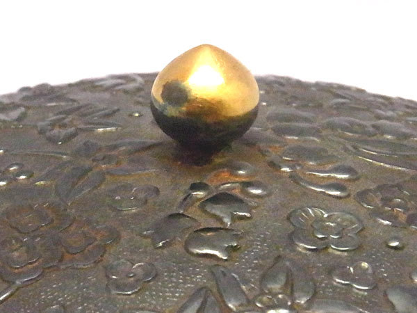 新品大特価 ヤフオク! - 銀製 草花文 三足 蓋物 王智恵 SILVER99% 刻印 ... 最新の激安
