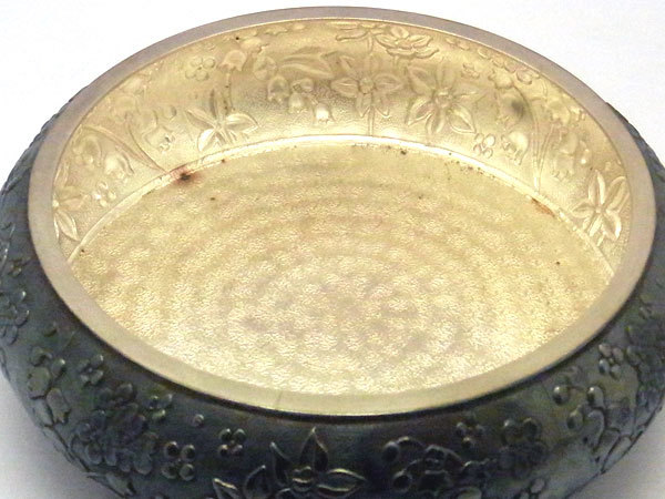 新品大特価 ヤフオク! - 銀製 草花文 三足 蓋物 王智恵 SILVER99% 刻印 ... 最新の激安