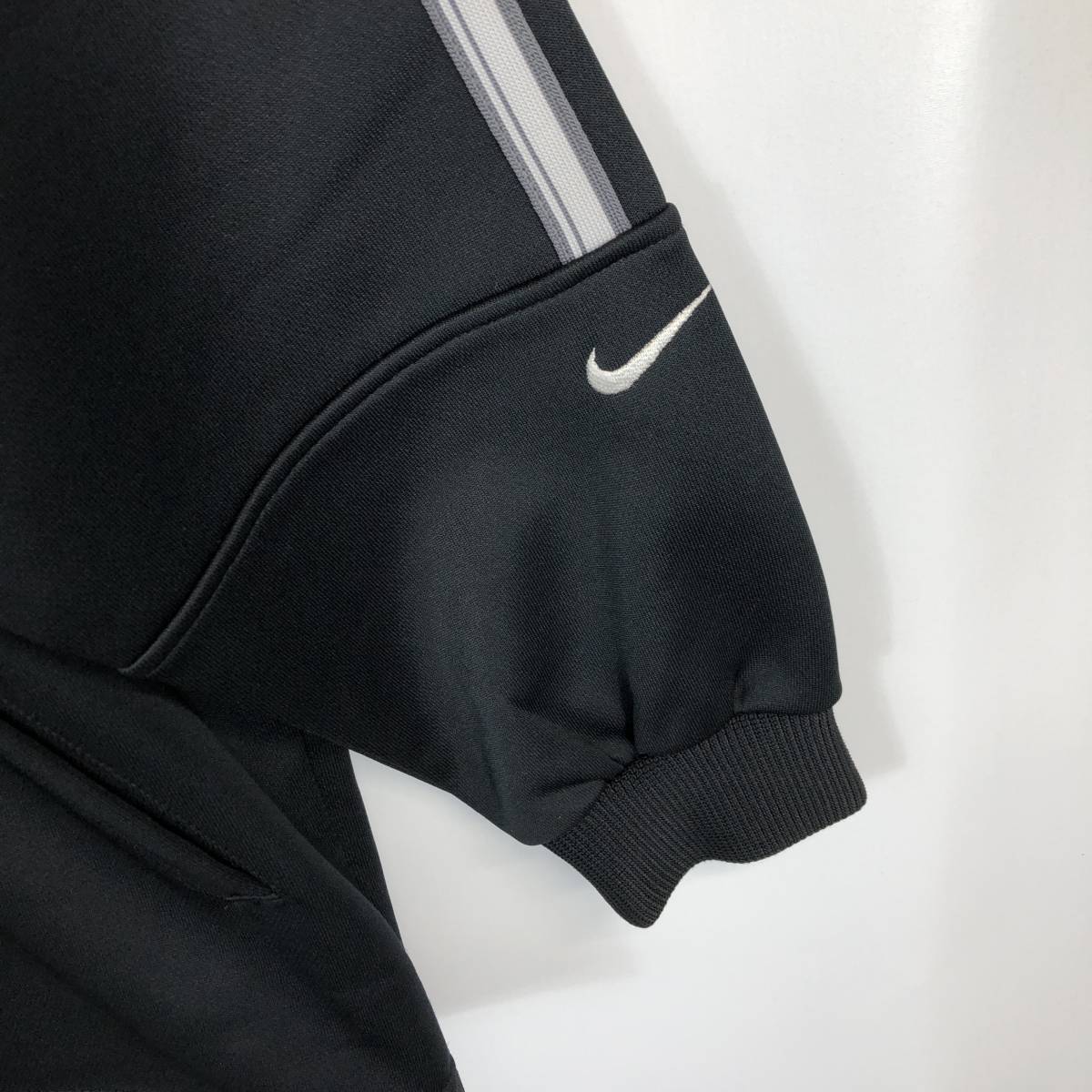 日本製 NIKE ナイキ トラックジャケット ブラック Mサイズ 00s 日本製 NIKE ナイキ トラックジャケット ブラック Mサイズ 00s