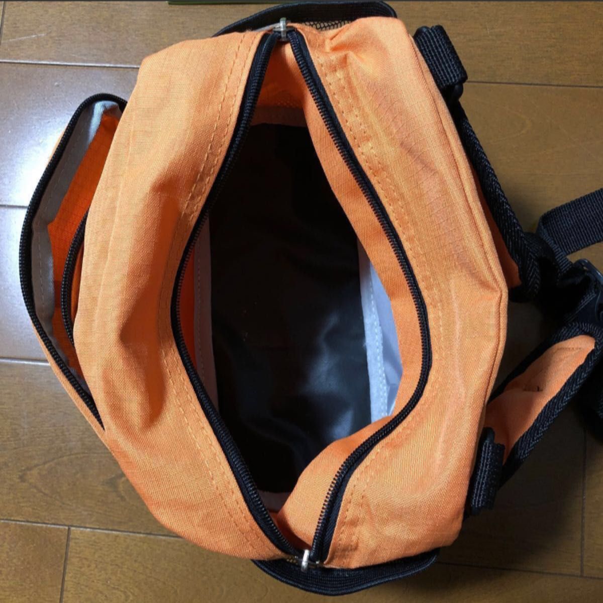 未使用　防災バッグ　防水バッグ　非常用持ち出しバッグ　避難バッグ　ショルダーバッグ　防災グッズ　レインコート　サバイバルシート