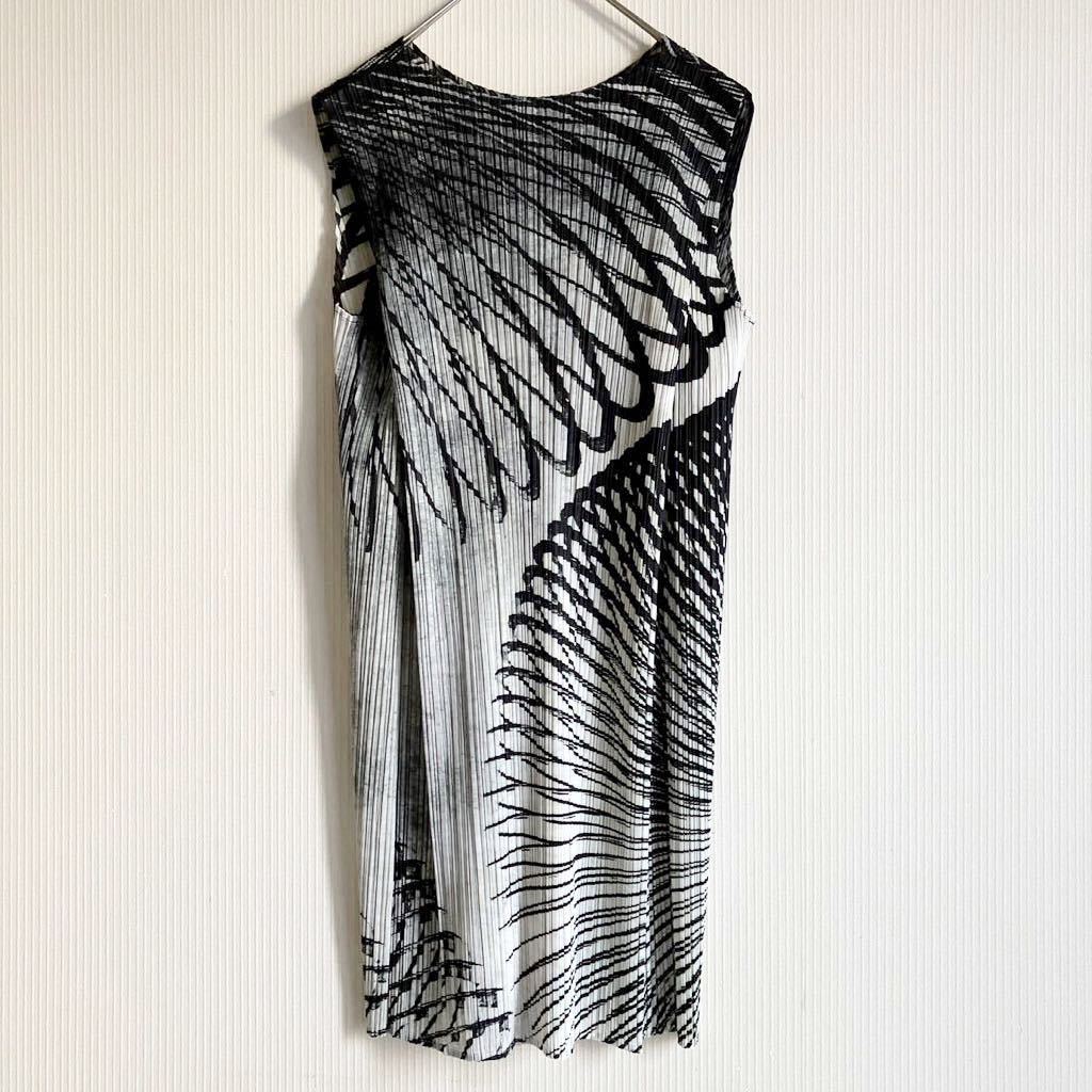 PLEATS PLEASE ISSEY MIYAKE プリーツプリーズ イッセイミヤケ Motion