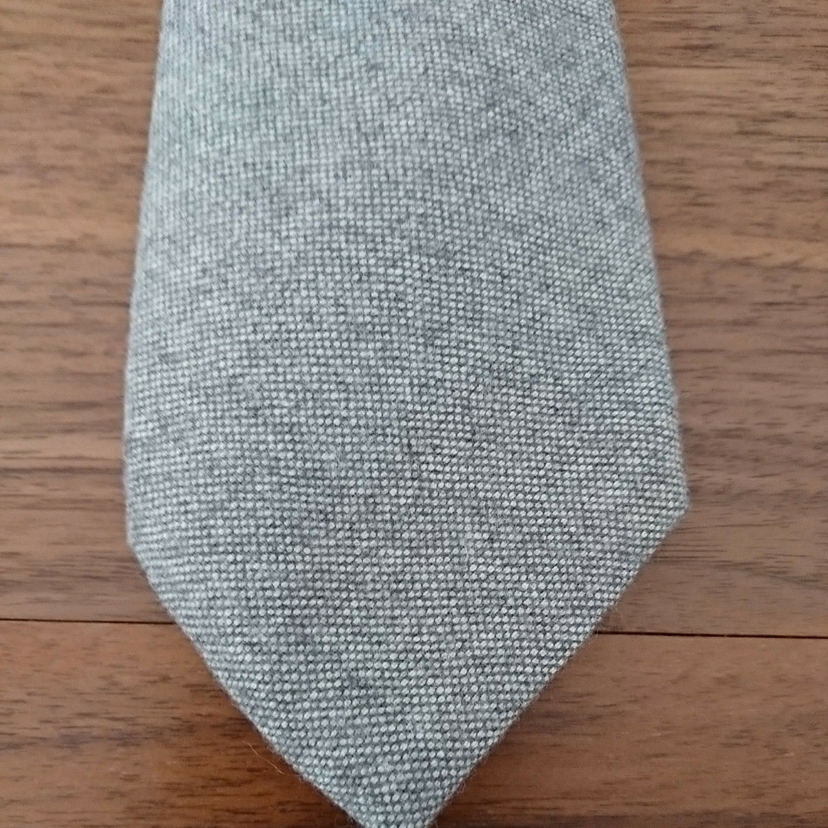  new goods unused double standard necktie half-price as follows .