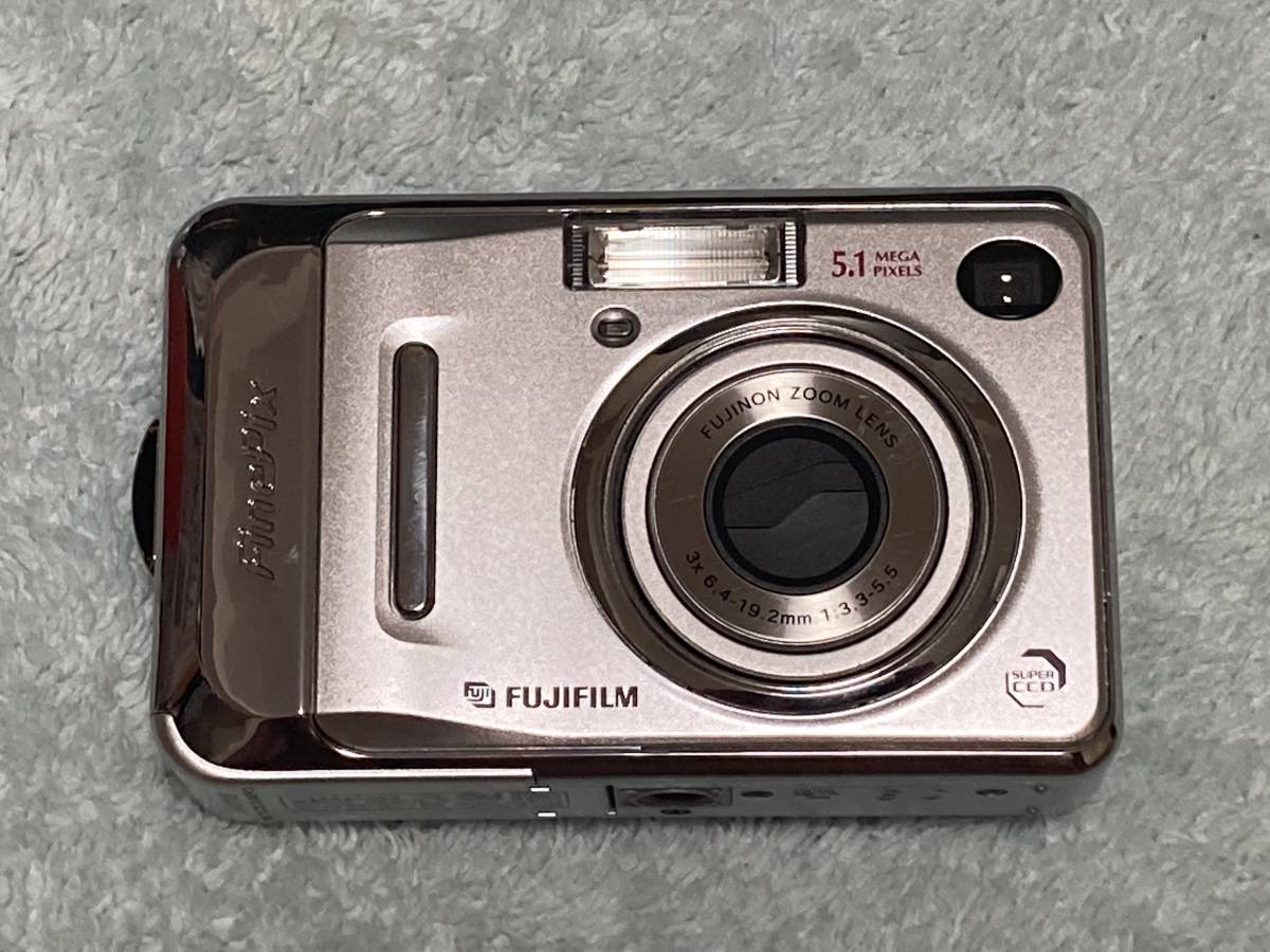 【送料無料】即決 FUJIFILM 単3電池式デジカメ FinePix A500★スーパーCCDハニカムV HR/光学3倍ズーム_画像1