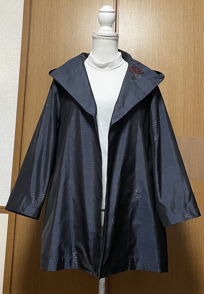 着物リメイク　藍地に椿柄　大島のフード付きジャケット　L〜LLサイズ