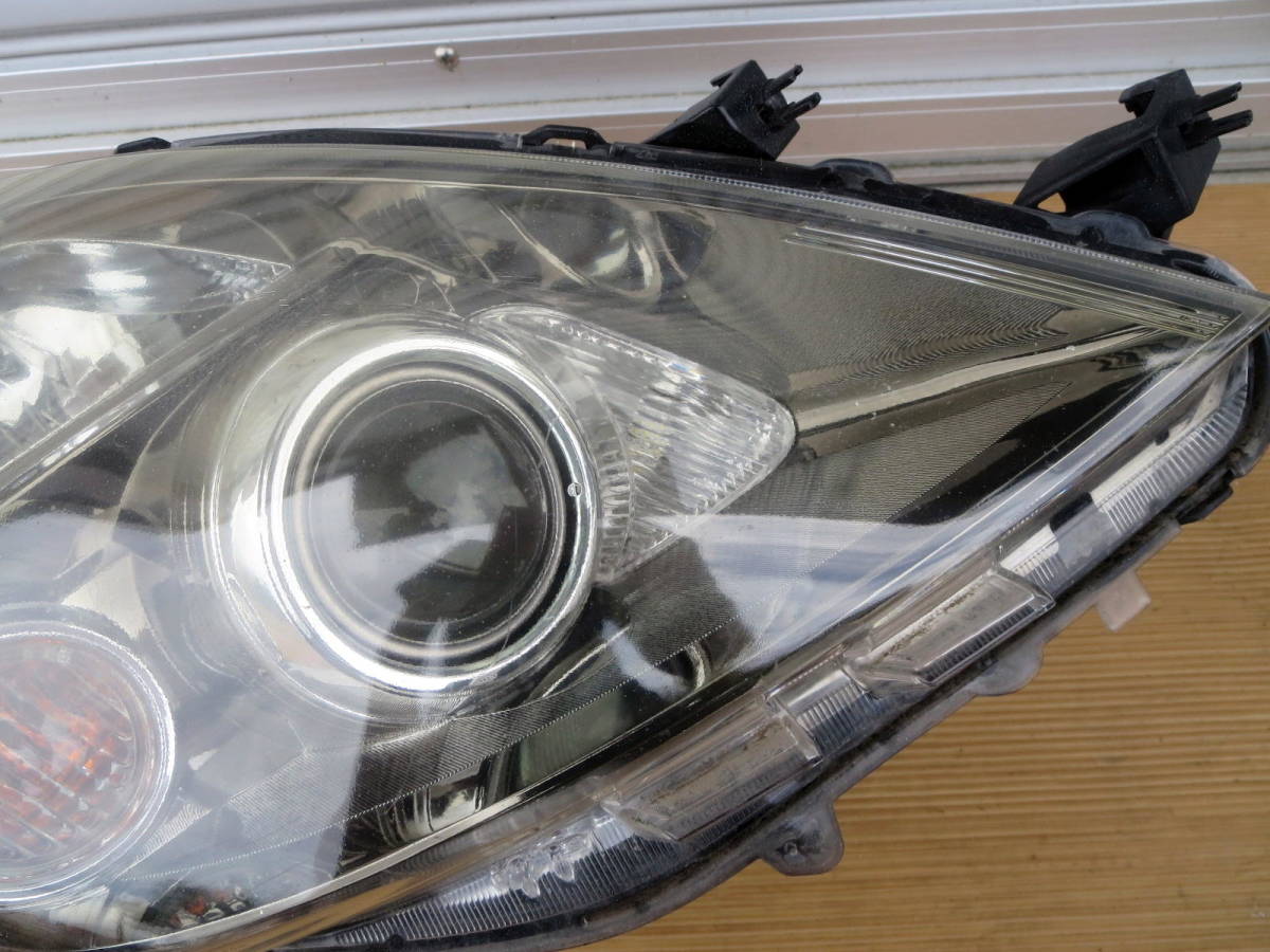 ●トヨタ ANM10 中期 アイシス プラタナ 純正 右側 HID ヘッドライト キセノン KOITO 44-69_画像4