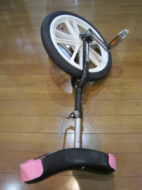良品 使用感少 お子様のバランス感覚 運動神経アップに役立つ 一輪車 AVIGO 日本一輪車協会認定の画像9