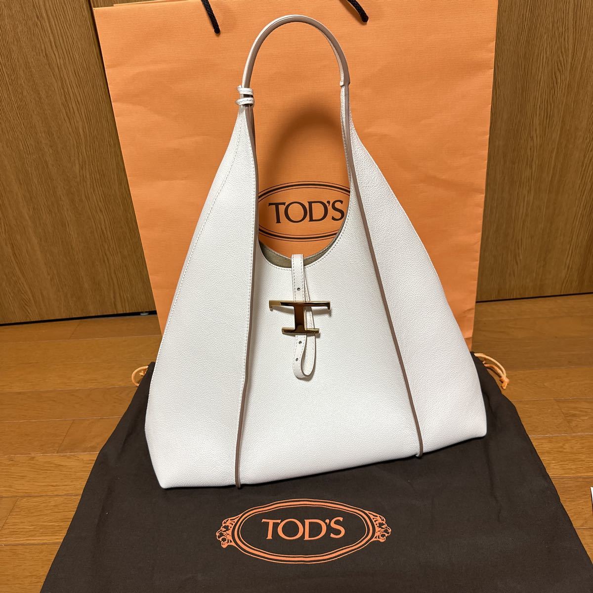 最安値挑戦！ トッズTOD'Sショルダーバッグ 一回使用 かばん、バッグ