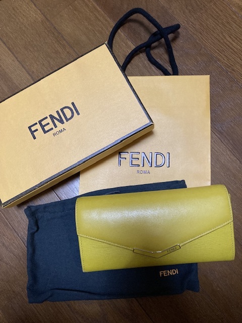 格安販売の 廃盤 FENDI イエロー 極美品 ラッキーカラー ＦＥＮＤＩ