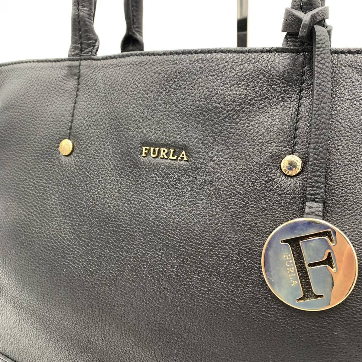 H☆良品/高級感溢れる!! '洗練されたデザイン' FURLA フルラ 本革 レザー ショルダー トートバッグ 手提げ 肩掛け ハンドバッグ 婦人鞄 BLK_画像3