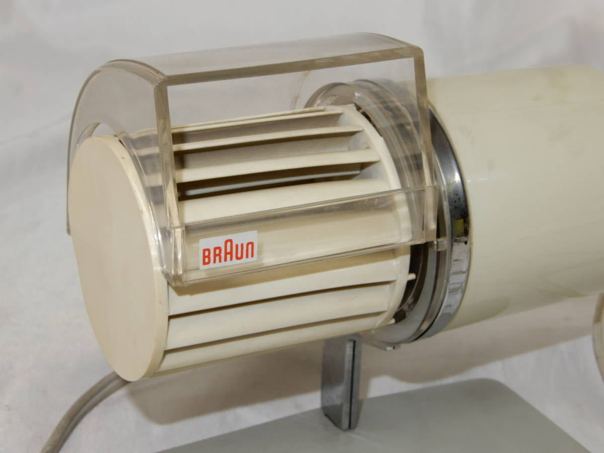 プロダクトデザインの傑作 ブラウン 卓上扇風機 1961年 Reinhold Weiss ミッドセンチュリー　220V 50Hz BRAUN 動作確認済み 小型扇風機_画像7