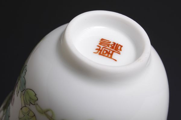 6534 中国陶器 在銘 粉彩薄造朝顔図杯 小杯 杯 煎茶碗 茶道具 茶碗 検:中国 古玩 唐物_画像9