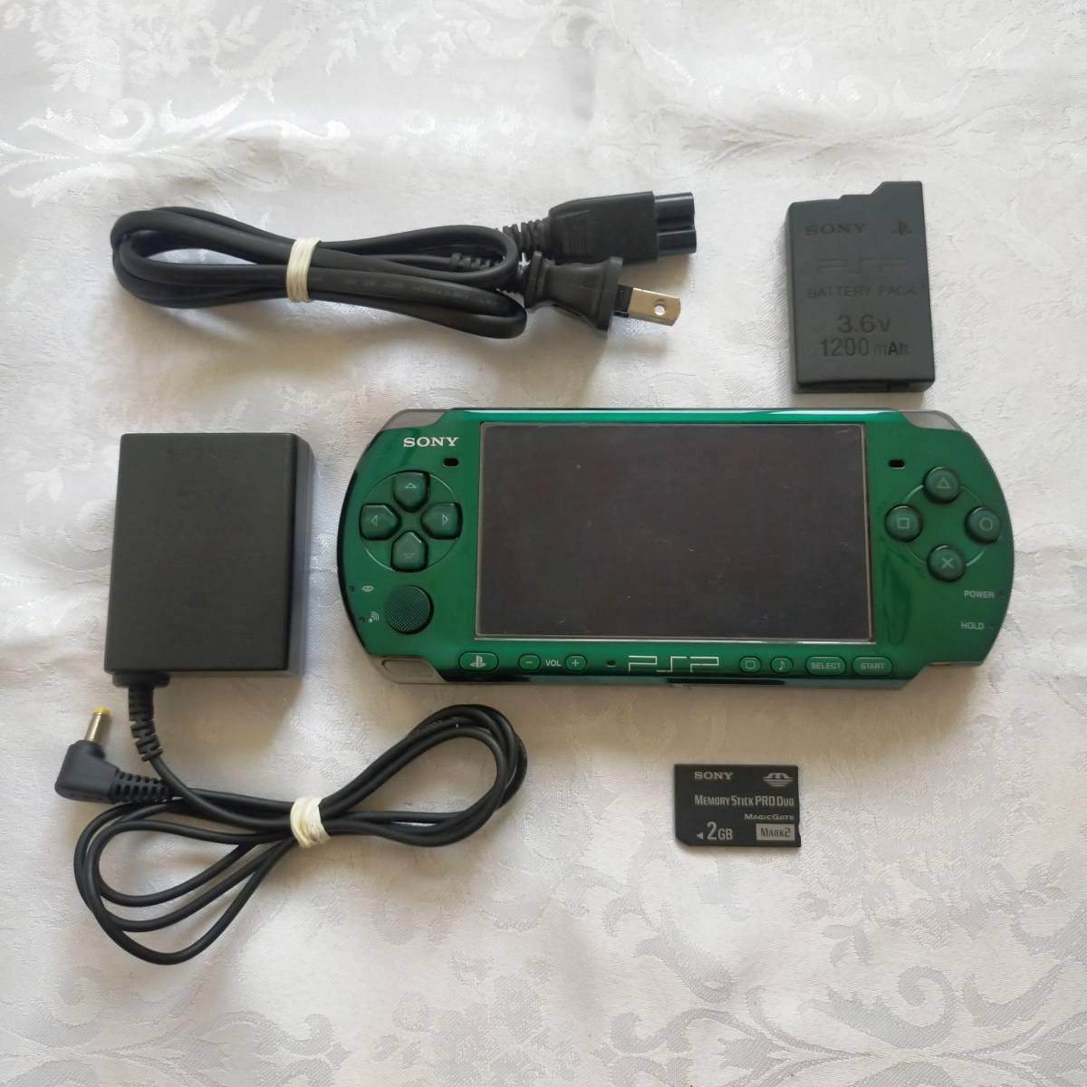 美品】【レアカラー】PSP 3000 すぐ遊べるセット(グリーン)-