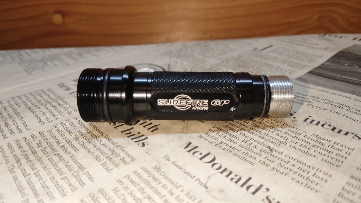 【未使用】SUREFIRE 6P 2セル6V純正ボディ BK 現行ロゴ シュアファイア_画像1